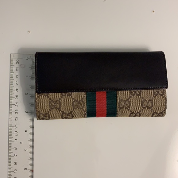 Gucci Authentic Handmade Leather and Canvas Bifold Logo Wallet - Picture 14 of 15